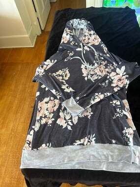 Barlver hoodie size medium